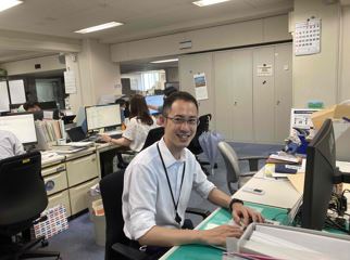 このような環境で業務を行っています。