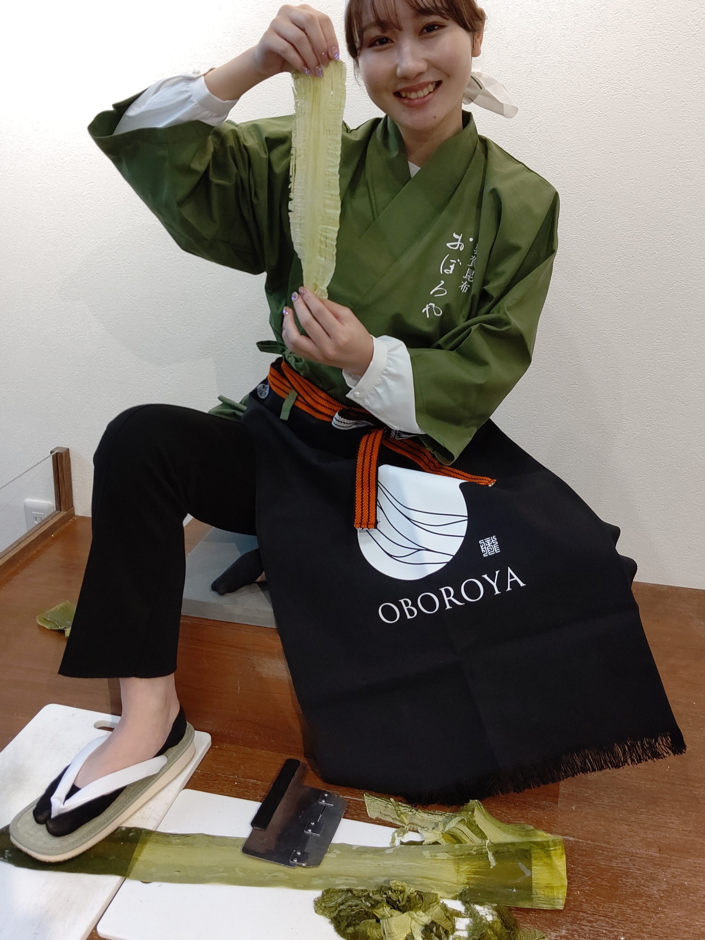 手すき体験の様子
