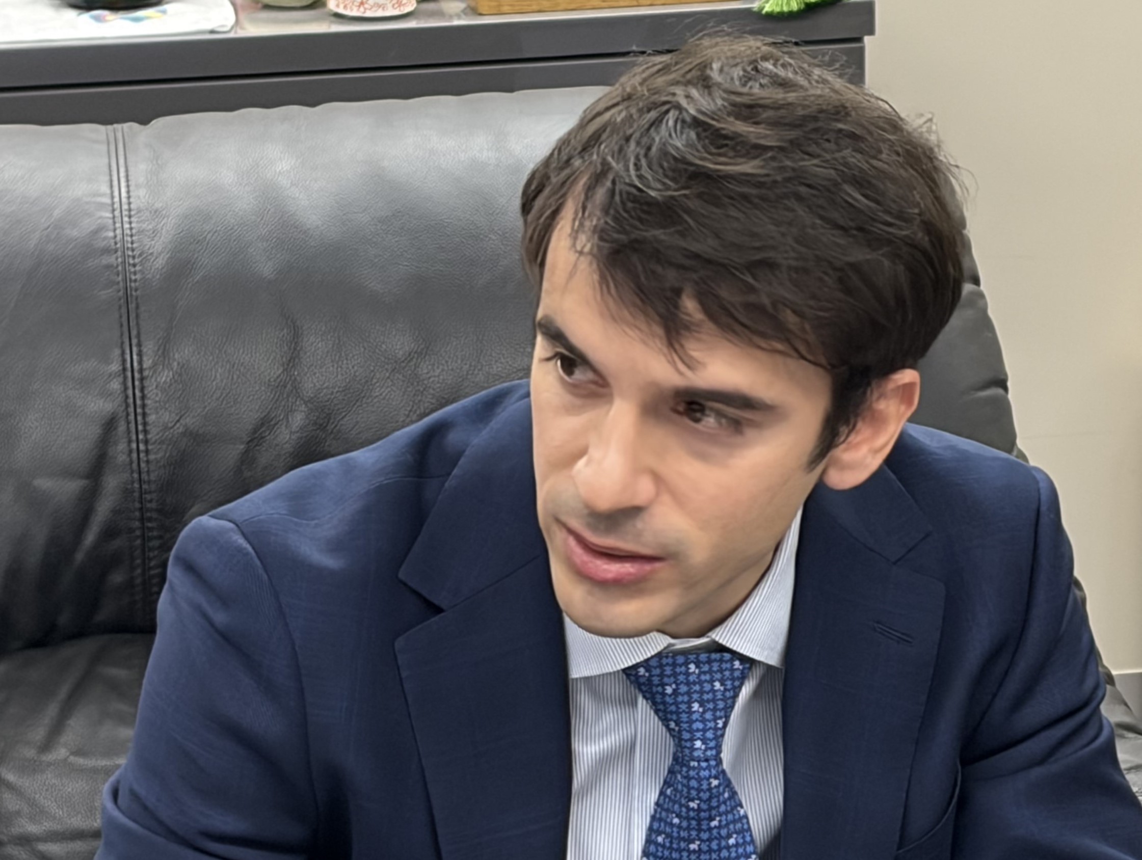  Consul General of Consulate-General of the Republic of Panama in Kobe Consul General Alejandro DE LEON DE LA GUARDIA