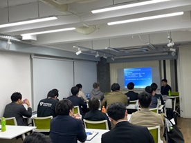 意匠権の活用〜デザインと知財〜 講義風景2