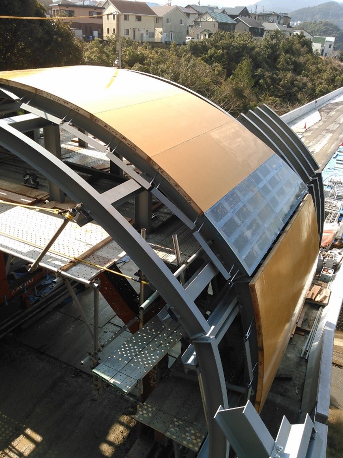 トンネル工事で使われている透明型枠