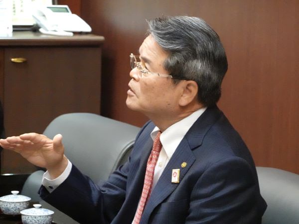 大阪信用金庫　髙井 嘉津義 理事長