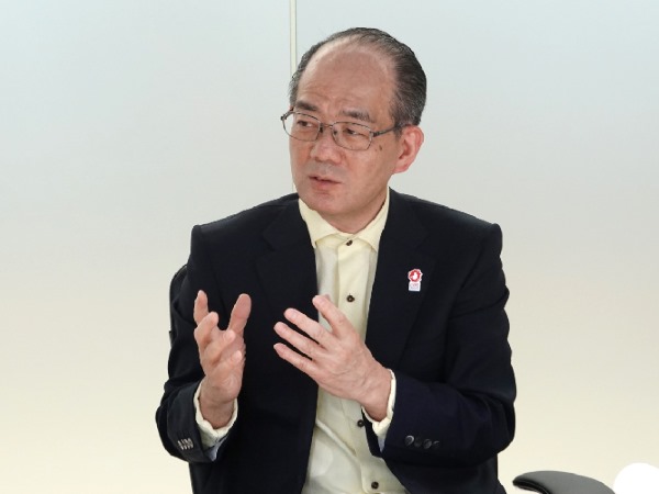 株式会社 池田泉州ホールディングス 代表取締役社長兼CEO　鵜川　淳