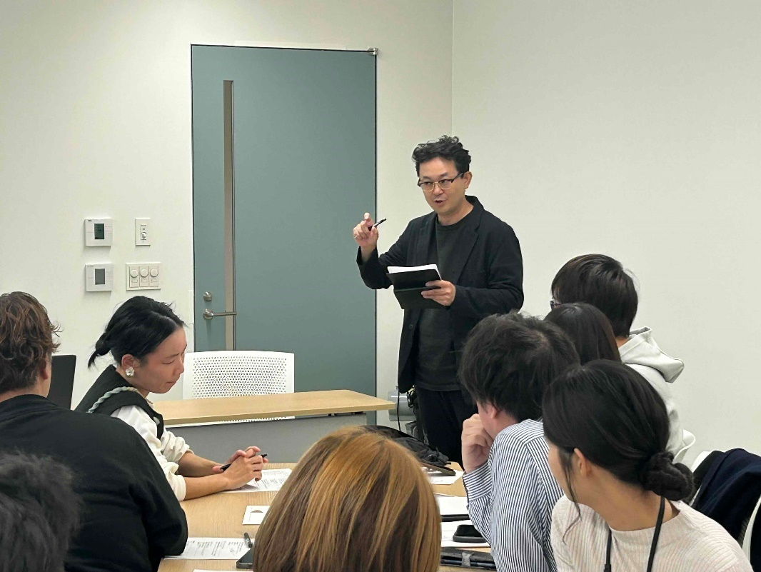 参加者へアドバイスを送る若狭さん