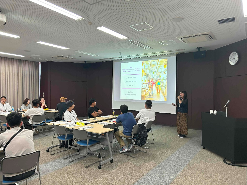 神戸市灘中央市場での取組を紹介する坂本さん