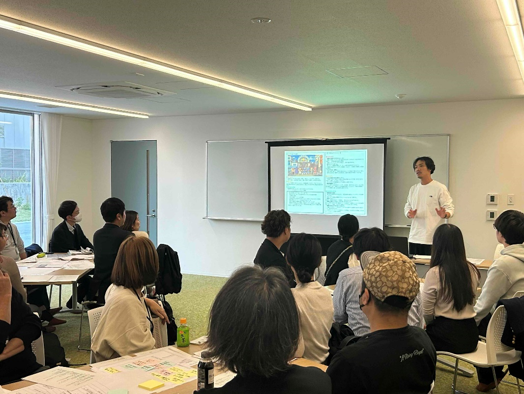 商店街・まちのありたい姿、アクションプラン案を発表する参加者