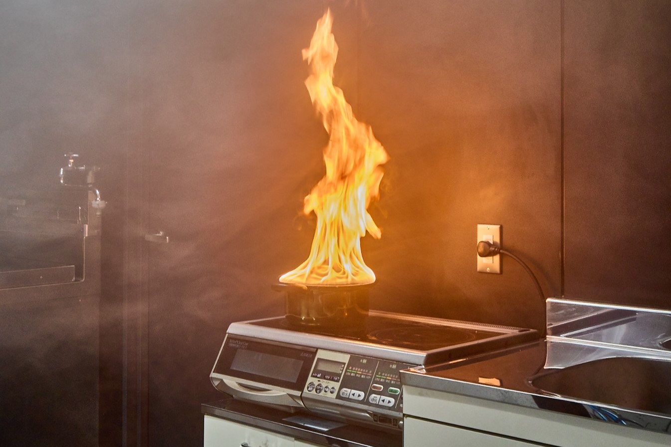 Experiment of cooking oil fire