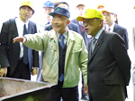 宮沢大臣が株式会社竹中製作所を視察しました