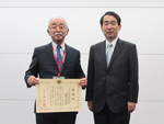 近畿経済産業局施策功労者感謝状の贈呈（京都市成長産業創造センター　センター長　牧野圭祐氏）